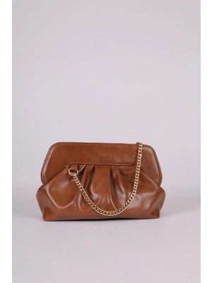 Heybes Kadın Taba Vegan Deri Büzgü Tasarım Mıknatıs Mekanizmalı Modern Clutch El Çantası