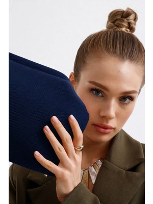Heybes Kadın Lacivert Clutch Askılı Portföy El Çantası