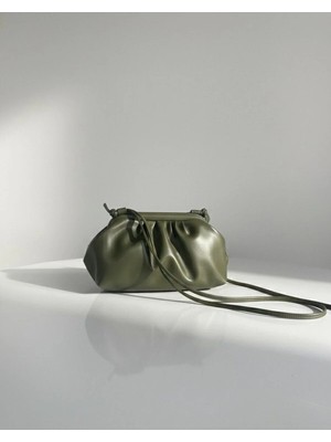 Heybes Kadın Büzgü Tasarım Deri Saplı Clutch El Çantası
