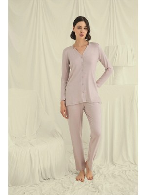 Pileli Store Uzun Kollu Boydan Düğmeli V Yaka Pijama Takımı