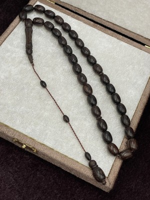 Onurlu Tesbihane Sistemli Arpa Kesim Koyu Kahve Venge Ağacı Tesbih (8X12 Mm)