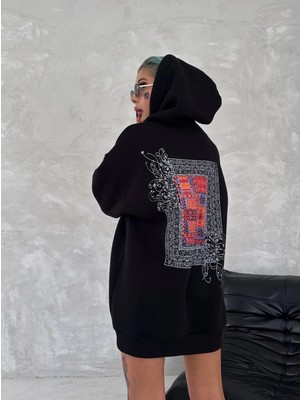 Pileli Store Uzun Kol Kapüşonlu Ön ve Arka Baskılı Sweatshirt - Siyah -
