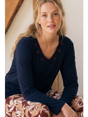 Siyah İnci Lacivert Desenli Nakışlı Viskon Örme Pijama Takım 26224640