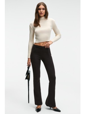 Ethiquet Calıda Kadın Dik Yaka Fitilli Görünümlü Slim Fit Triko Ekru Kazak