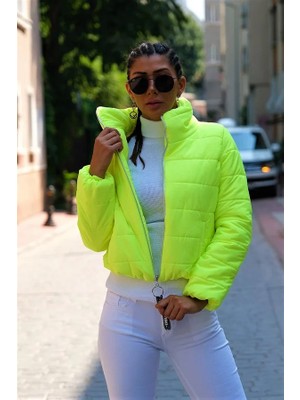 Keyifli Moda Neon Yeşil Dik Yaka Su Geçirmez Kısa Şişme Mont