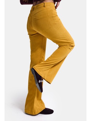 It's Basic Kadın Hardal Sarı Flare Fit Velvet Kadife Kumaş Pantolon