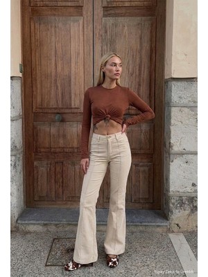 It's Basic Kadın Bej Flare Fit Pürüzsüz Dokulu Esnek Velvet Kadife Kumaş Pantolon