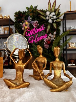 St. Morritz Üçlü Yogacı Kızlar