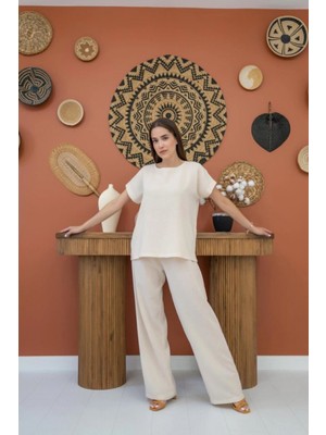 Pileli Store Bej T-Shirt ve Pantolon Takım