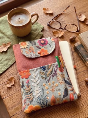 Tadsy Sonbahar çiçek desenli Kitap Kılıfı Şık ve Koruyucu Cepli Kitap Kılıfı Çok Amaçlı Çanta Hediye 19X25 cm