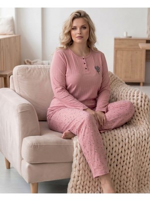 Eyfuze Kadın Büyük Beden Desenli Yakası Düğmeli Uzun Kollu Kışlık Pijama Takımı