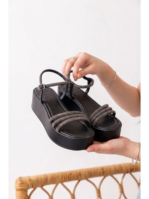 Zerenyus ZRİN861-1100 Premium Siyah Platin Taşlı Günlük Dolgu Kadın Sandalet