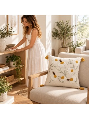 Buldan Natura Sarı Bahce Nakışlı Dekoratif Kırlent Kılıfı – Krem / Beyaz / Hardal 43×43 cm
