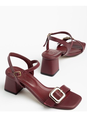 Zerenyus ZRİN-481 Premium Bordo Bilekten Bağlamalı Toka Detaylı Geniş Topuklu Sandalet 6 cm