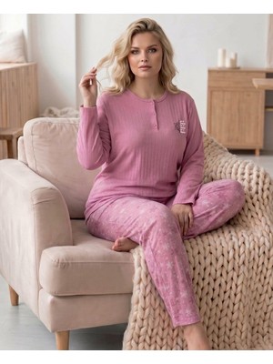 Kadın Kışlık Büyük Beden Curve Nakışlı Desenli Yakası Düğmeli Uzun Kollu Pijama Takımı