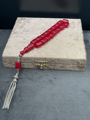 Onurlu Tesbihane Efe Boy Alpaka Zincir Püsküllü Vişne Kırmızı Sıkma Kehribar Tesbih (11X14 Mm)