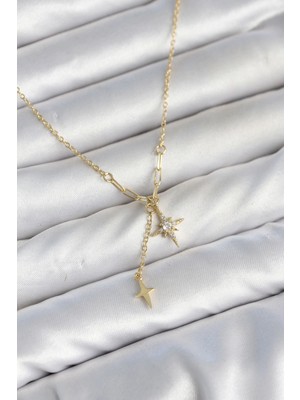Pileli Store  Pirinç Gold Renk Zirkon Taşlı Minimal Sallantılı Kutup Yıldızı Model Kadın Kolye TG27BKO11143