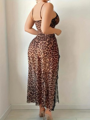 İpeknur Arias Closet Leopar Desenli Yırtmaçlı Fantezi Uzun Gecelik