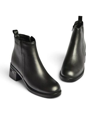 Fox Shoes Z555200203 Siyah Hakiki Deri Kalın Alçak Topuklu Kadın Bot