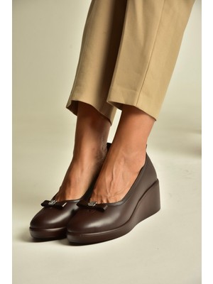 Fox Shoes Z555290403 Kahverengi Hakiki Deri Dolgu Tabanlı Kadın Ayakkabı