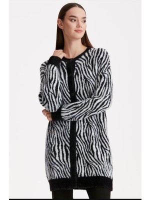 Belirtilmemiş 21283 Zebra Desenli Triko Hırka