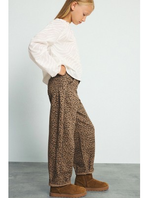 DeFacto Leopar Desenli Baggy Fit Esnek Bantlı Paça Gabardin Pantolon Kız Çocuk I1701A826AU