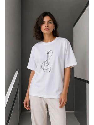 Kadın Minimal Gitar Baskılı Tişört T-Shirt Yazlık Kısa Kol Bisiklet Yaka T-Shirt  - Beyaz