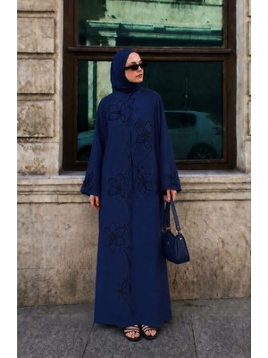 Nazzain Lacivert Nakış Detaylı Abaya