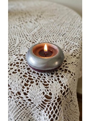 Mythriva El Yapımı Reçine Mumluk, Gümüş ve Mor Renkli, Tealight Uyumlu, Dekoratif Masa Süsü
