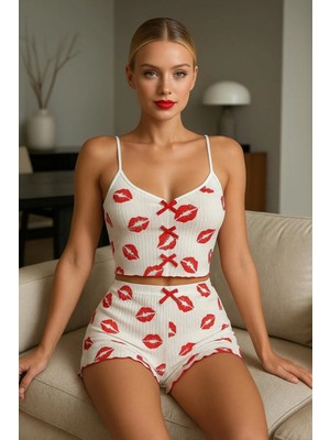 Pileli Store Dudak Desenli Şortlu Pijama Takımı