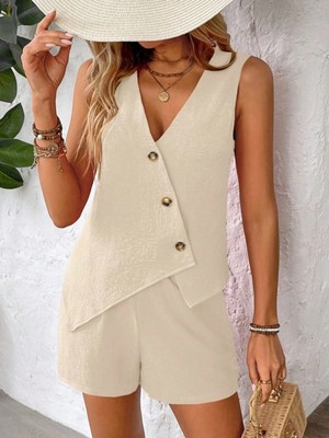 Pileli Store Kadın Askılı Önü Düğmeli Asimetrik Detaylı Bluz ve Astarlı Short Ikili Takım