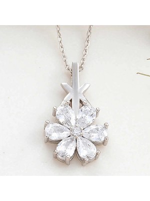 Pileli Store 925 Ayar Gümüş Beyaz Sevgi Çiçeği Kadın Kolye