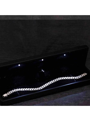 Pileli Store Gümüş Işıklı Kutulu Taşlı Gurmet Kadın Bileklik