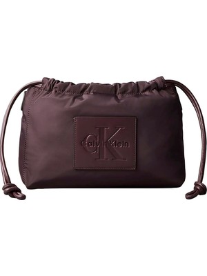 Calvin Klein Bordo Kadın Çapraz Çanta Nylon Drawstrıng Small Crossbody