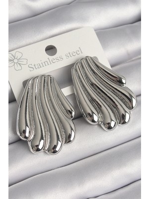 Pileli Store Pirinç Gümüş Renk Işlemeli Istiridye Model Kadın Küpe TJ-BKP10231