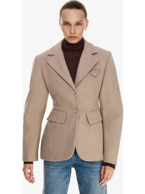 Vatkalı Düğme Kapamalı Fitted Blazer Ceket