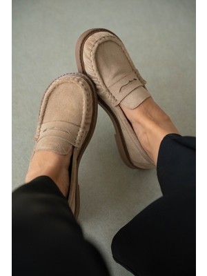 Selin Shoes Livo Kalın ve Düz Taban Klasik Kadın Ayakkabı- Vizon Süet