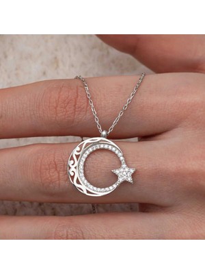 Pileli Store Gümüş Desenli Ay Yıldız Kadın Kolye