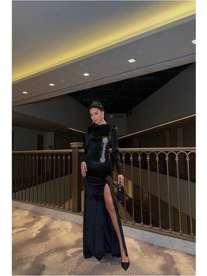Lior Design Kadın Modern Tasarım V Yaka Taş Detaylı Uzun Kollu Abiye Elbise