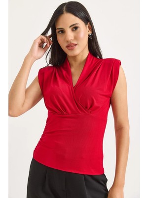 Juuuj Kırmızı Polyester Kumaş Kruvaze Yaka Vatkalı Sıfır Kol Regular Form Dökümlü Bluz