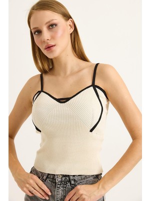 Juuuj Bej Triko Ip Askılı Fitilli Örme Kumaş Dar Kesim V Yaka Kontrast Şerit Detaylı Crop Bluz