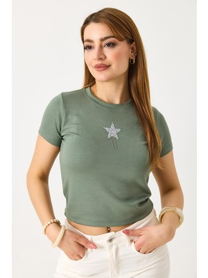 Juuuj Yeşil Örme Kumaş Bisiklet Yaka Kısa Kollu Crop Form Yıldız Taş Işlemeli Detaylı Bluz