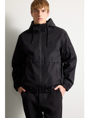DeFacto Slim Fit Kapüşonlu Fermuarlı Su Geçirmez Teknik Mont H1499AX26AU
