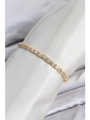 Pileli Store cm Model Zirkon Taşlı Vıp Seri Gold Renk Pirinç Kadın Bileklik TJ-BB8604