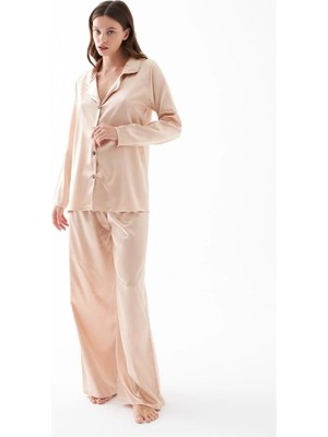 Bemy Store Kadın Bej Oversize Saten Pijama Takımı – Rahat Kesim Şık Ev Giyim Seti
