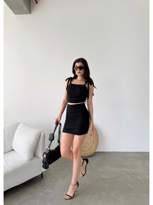Nido Moda Bağcık Detaylı Crop Bluz ve Etek Ikili Takım