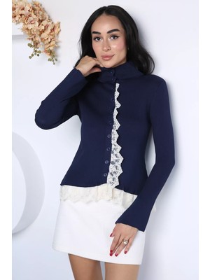 Gülseli Kadın Dantel Detaylı Ön Düğmeli Triko Bluz P-00023155