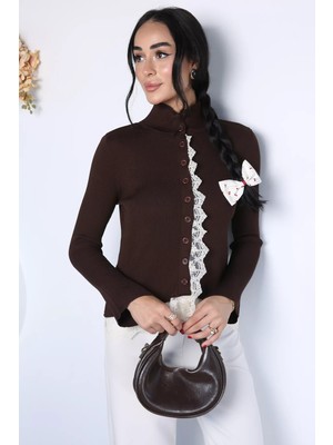 Gülseli Kadın Dantel Detaylı Ön Düğmeli Triko Bluz P-00023155