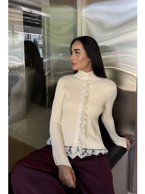 Gülseli Kadın Dantel Detaylı Ön Düğmeli Triko Bluz P-00023155