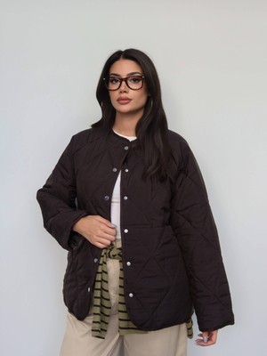 Esra Helvacı Hakim Yaka Çıtçıtlı Kapitone Mont